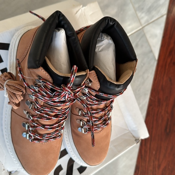 NIB SCHUTZ Marlua Waterproof platform lace up boots - Picture 5 of 9